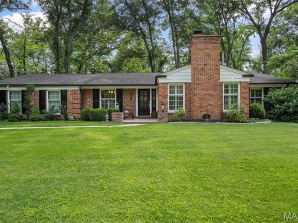 1805 Firethorn Dr, Saint Louis, MO 63131