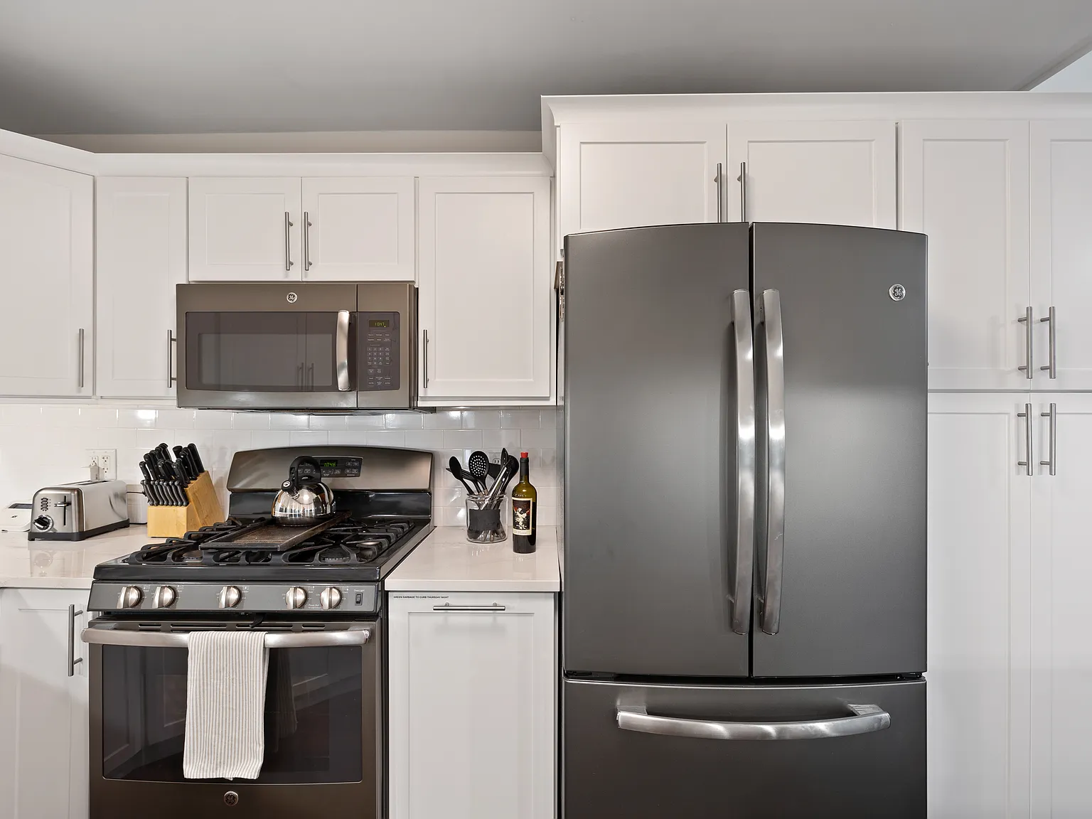 4 bed, $4,980 — Photo 3
