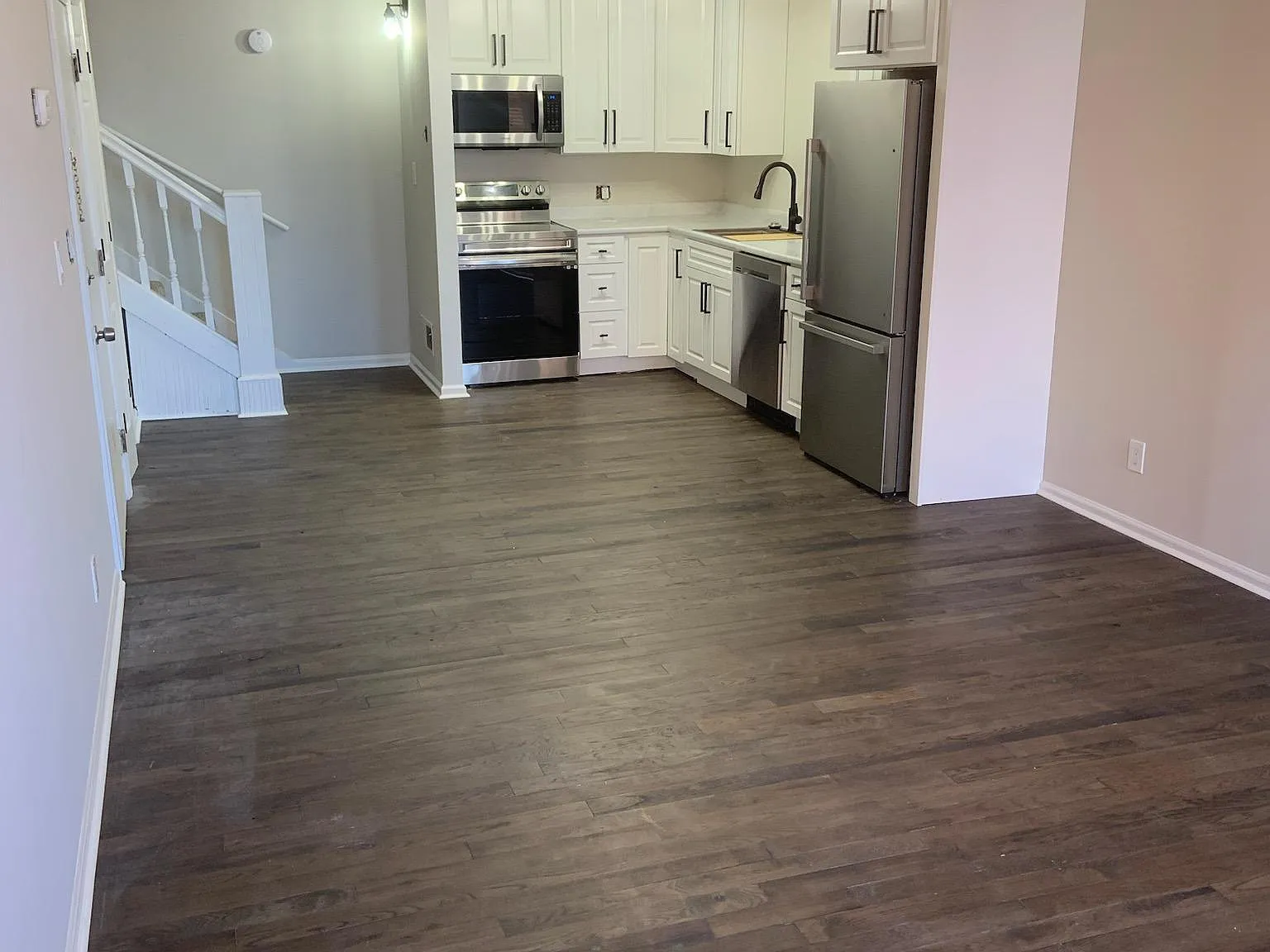 2 bed, 900 sqft, $1,400 — Photo 2