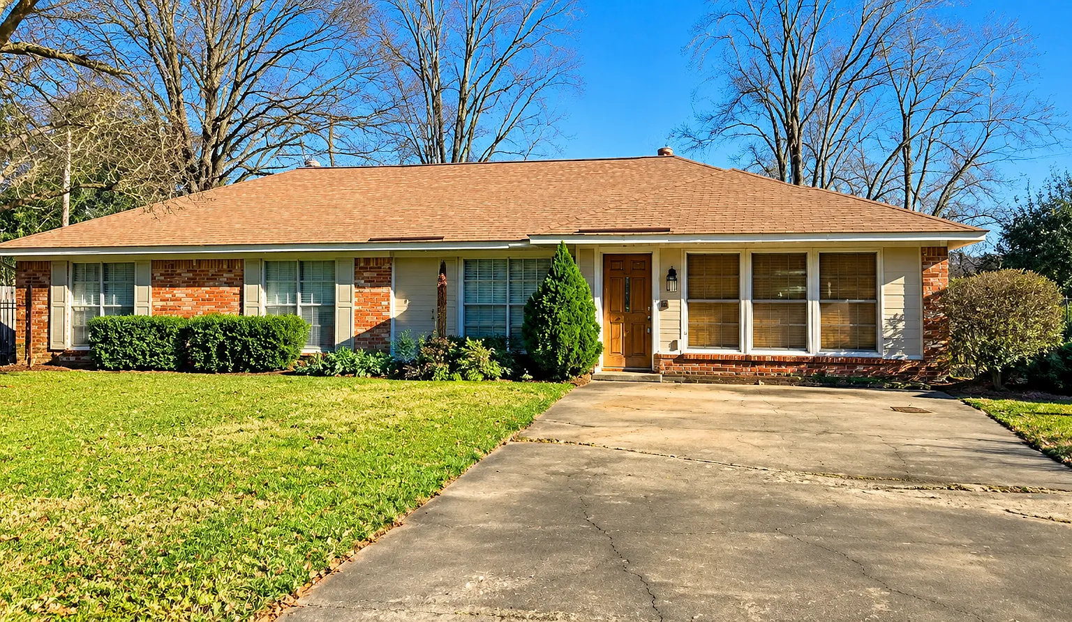4 bed, 2008 sqft, $2,800 — Photo 1