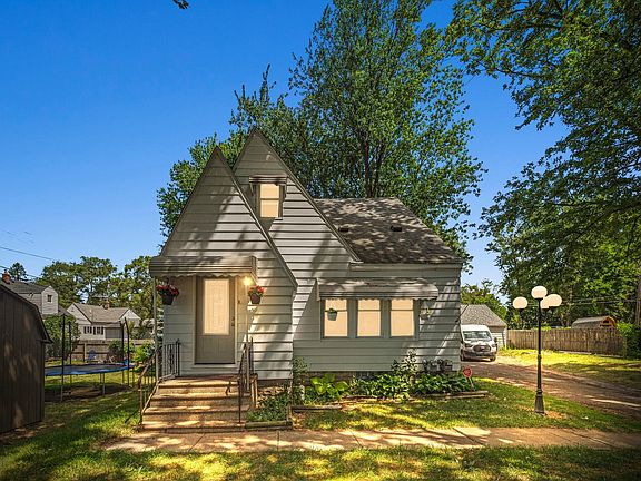 2nd image of 4080 Joyce Ave #B
