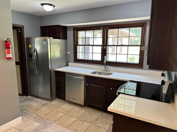 150 Eastbrook Ln, Willingboro, NJ 08046