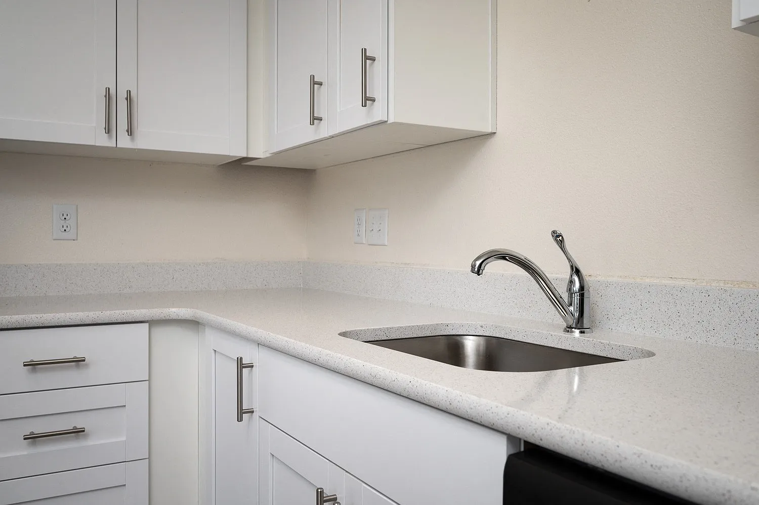 Fernwood Court Apartments — Photo 1
