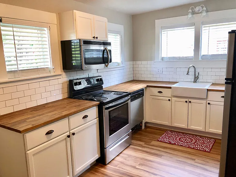 757 Johnson Ave — Photo 13