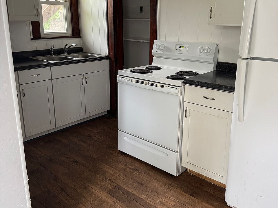 Kitchen, Pantry