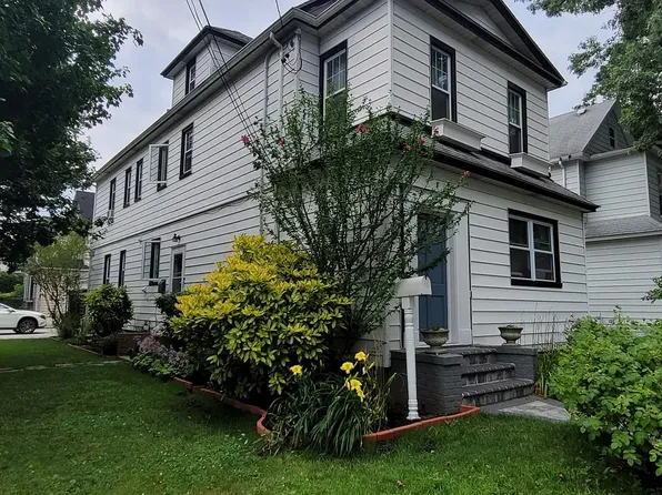 28 Whitney Ave, Floral Park, NY 11001