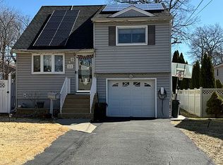 33 Warren Dr, Parsippany, NJ 07054