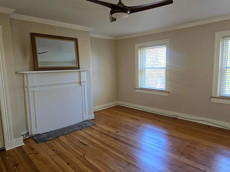 209 W Clay St — Photo 30