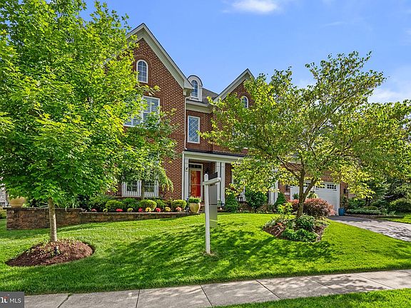 3rd image of 7239 Windsor Ln