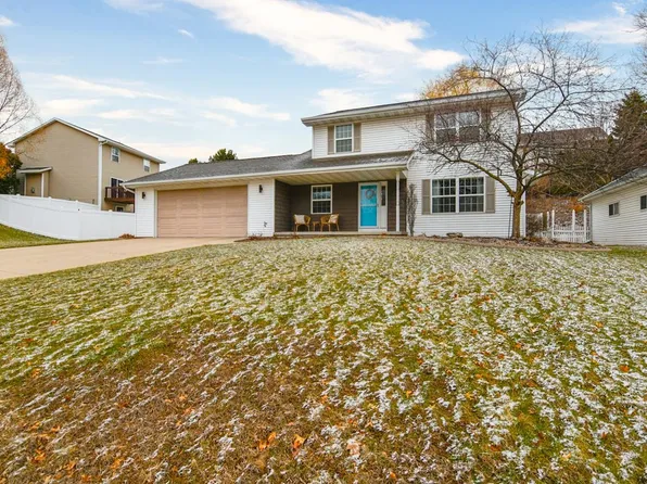 2715 Saint Ann Dr, Green Bay, WI 54311