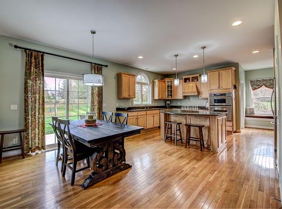4th image of 14841 Cool Springs Blvd