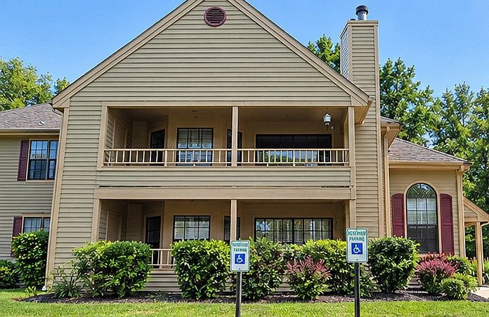 1st image of 405 Chester Court #405
