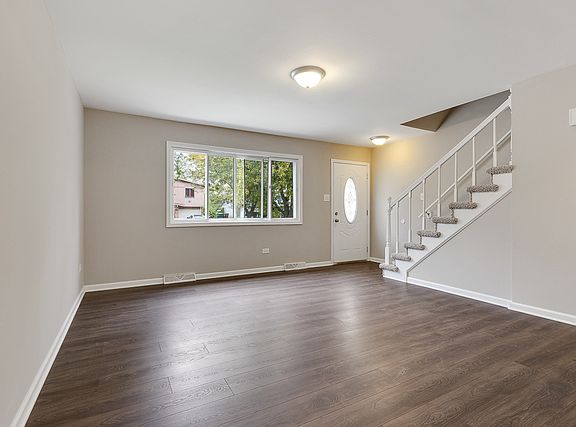5th image of 22810 Redwood Dr