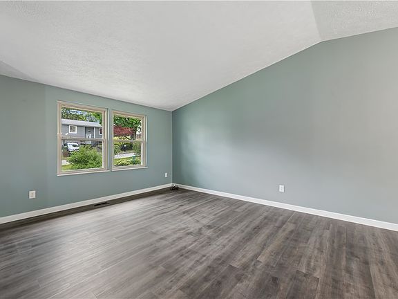 5th image of 3 Deer Park Dr