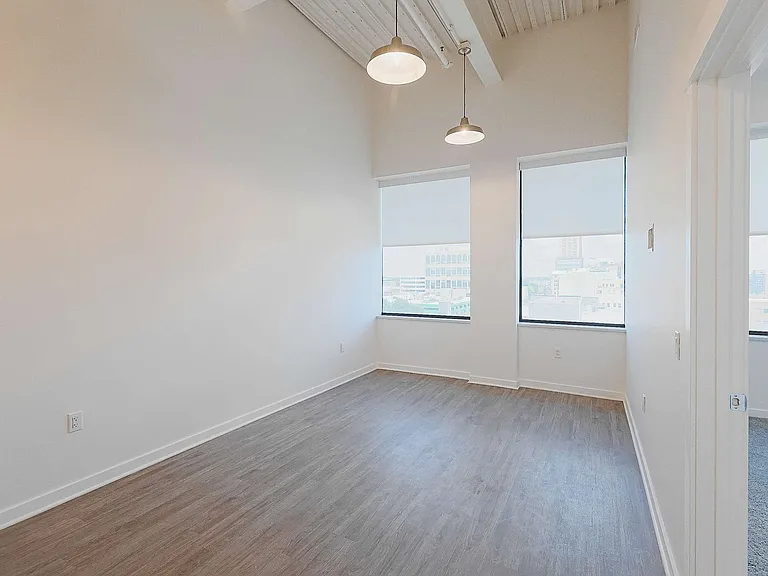 501 S Capitol Ave — Photo 140