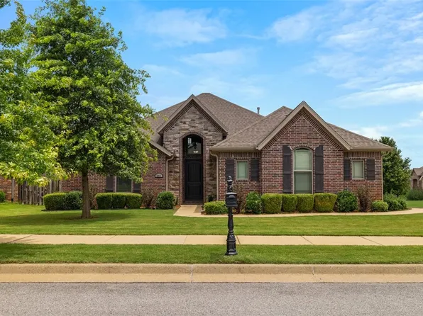 5811 SW Knotty Pine Rd, Bentonville, AR 72713