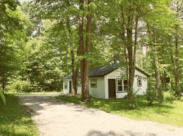 5085 Blend Dr SW, Carrollton, OH 44615