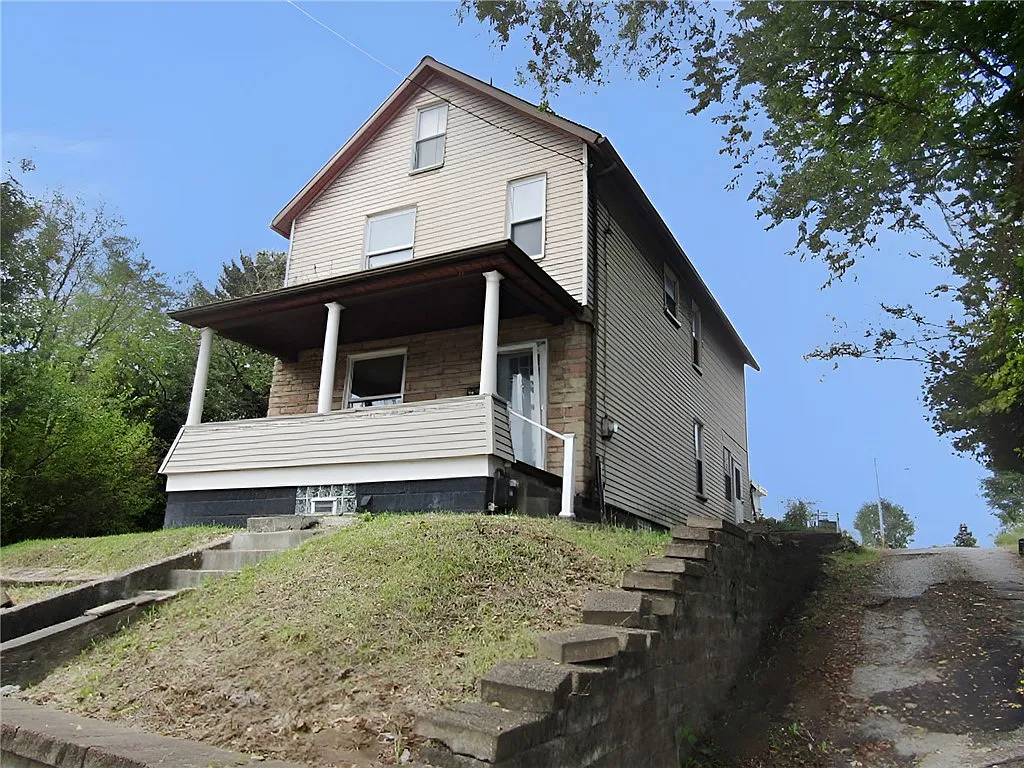 721 Morgan St photo 1