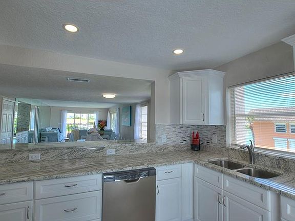 5th image of 7600 Sun Island Dr S APT 301