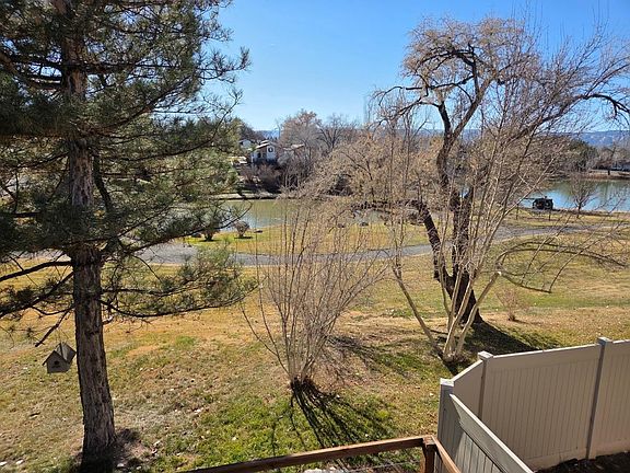 3rd image of 1045 Lakeside Dr