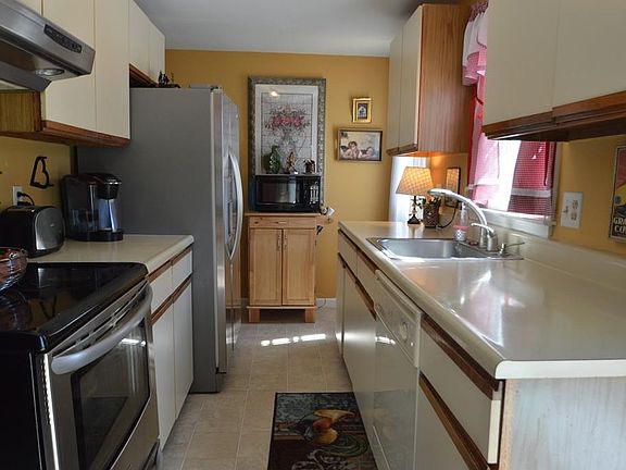 3rd image of 682 W Lowell Ave #682