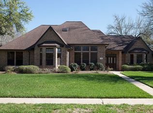 125 Silver Lace St, Lake Jackson, TX 77566