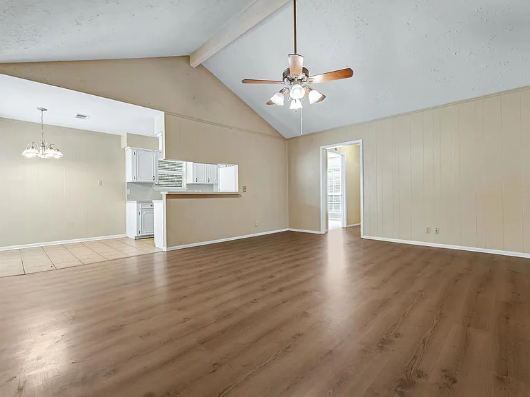 1118 Berkeley St — Photo 6