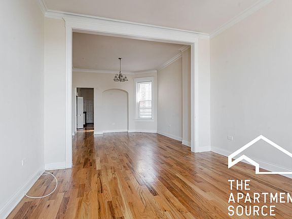 3rd image of 2955 N Milwaukee Ave #Krjvd1uj2