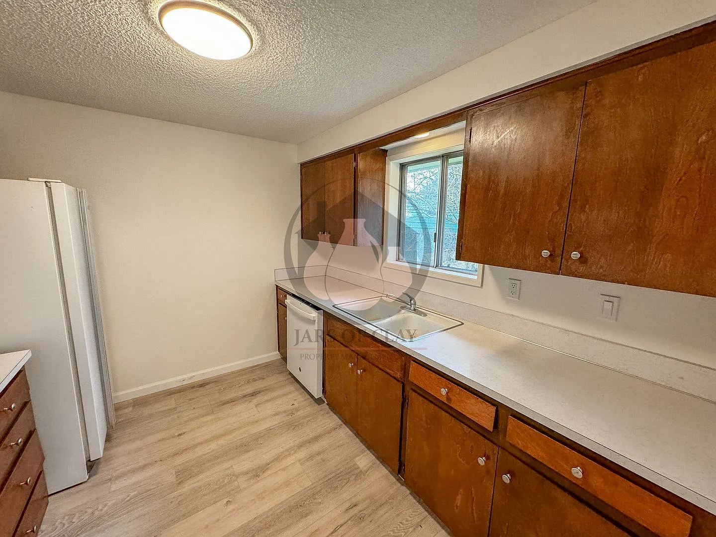 Adorable Single Level Home in Salem — Photo 4