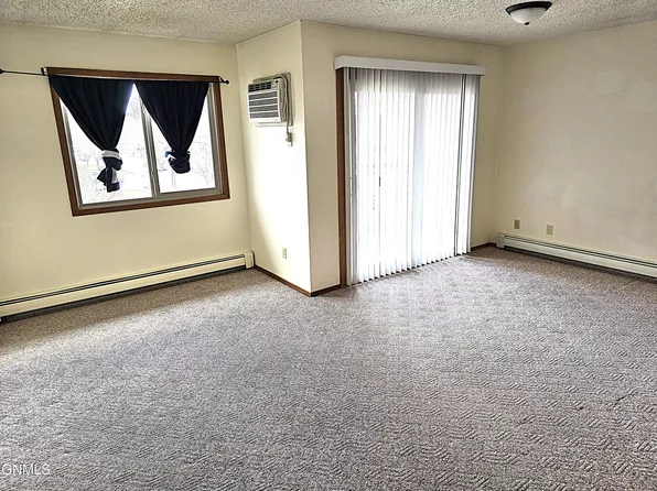 1112 Portland Dr APT 302, Bismarck, ND 58504