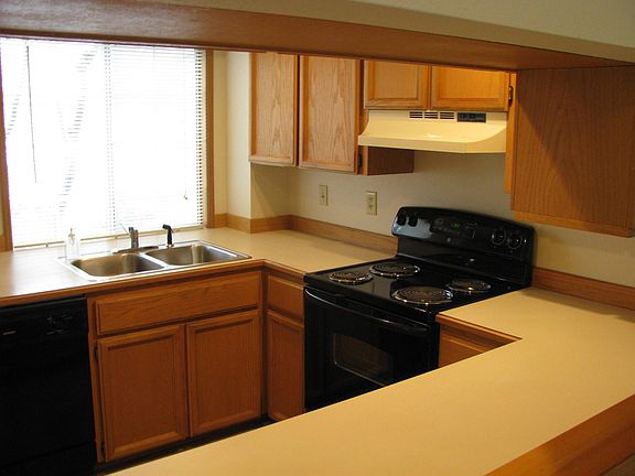 5th image of 19500 80th Ave W APT B