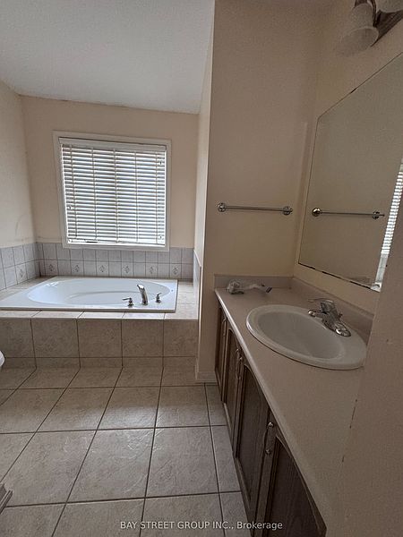 Burlington House for rent - 4 Bedrooms — photo 19