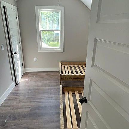 4th image of 304 SE Helvenston Ave