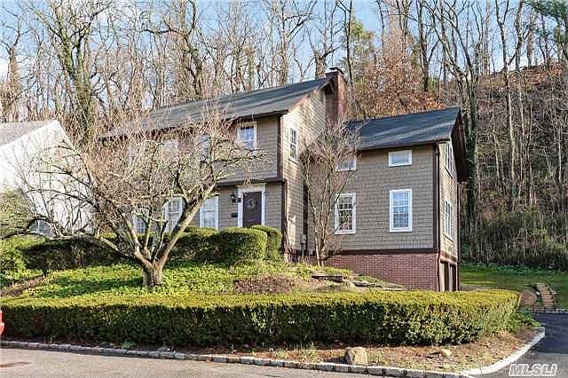 1st image of 6 Valentine Ln