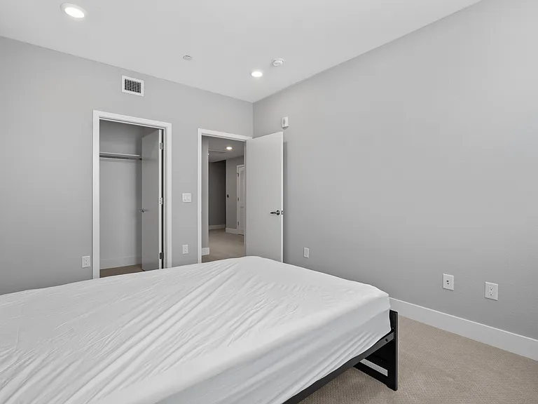 1048 Monroe St #321 — Photo 14
