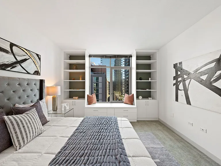 425 W Beech St #1502 — Photo 12