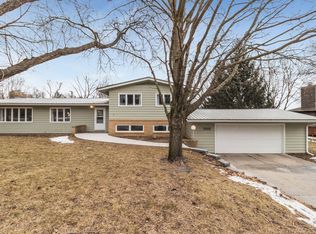 2600 Timberland Rd, Ames, IA 50014