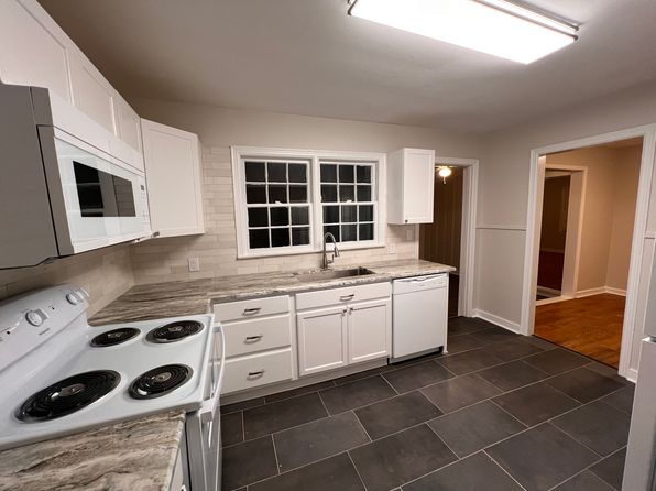 100 Camellia Dr