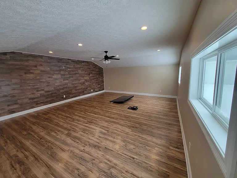1946 Rocklyn Dr — Photo 5