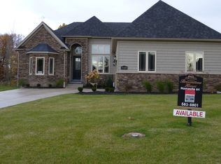 9628 Garden Walk, Clarence, NY 14031