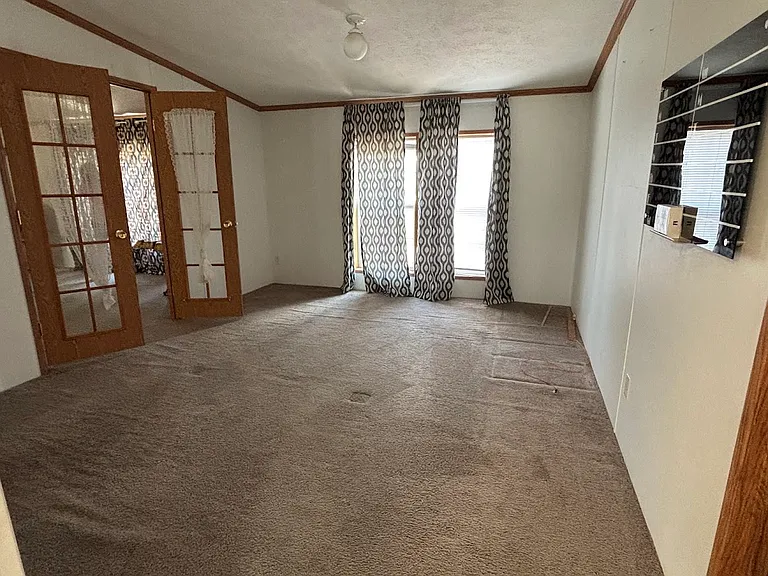 834 Michigan Ave — Photo 6