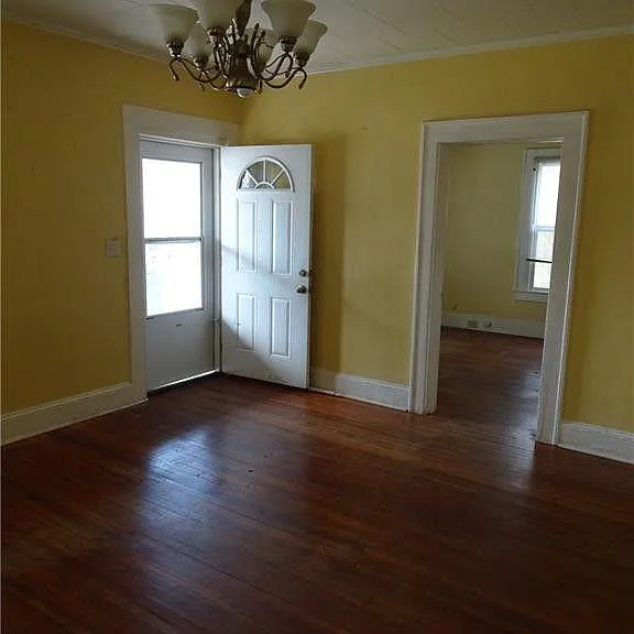 610 Holt Ave — Photo 7