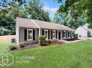 5007 Chestnut Lake Dr, Charlotte, NC 28227