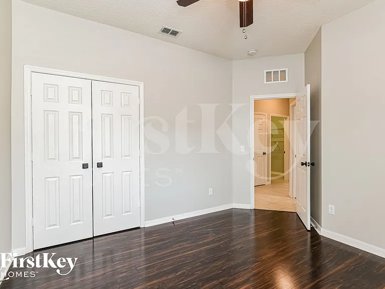 2716 Barclay Ln — Photo 9