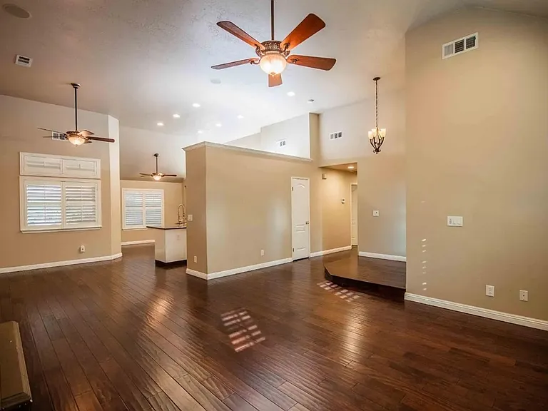 1838 E Shea Dr — Photo 9