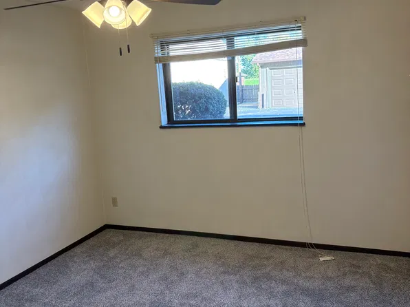 114 1st Ave E #2, Andalusia, IL 61232