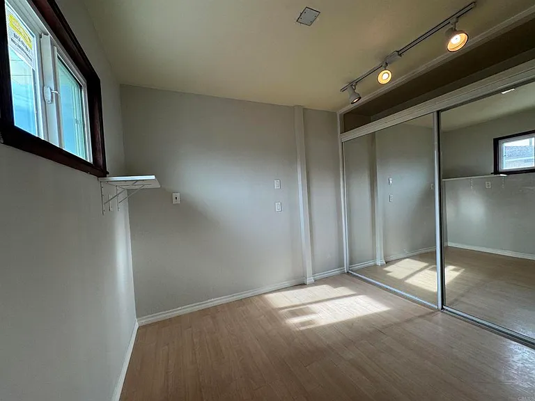 325 Elm Ave — Photo 17