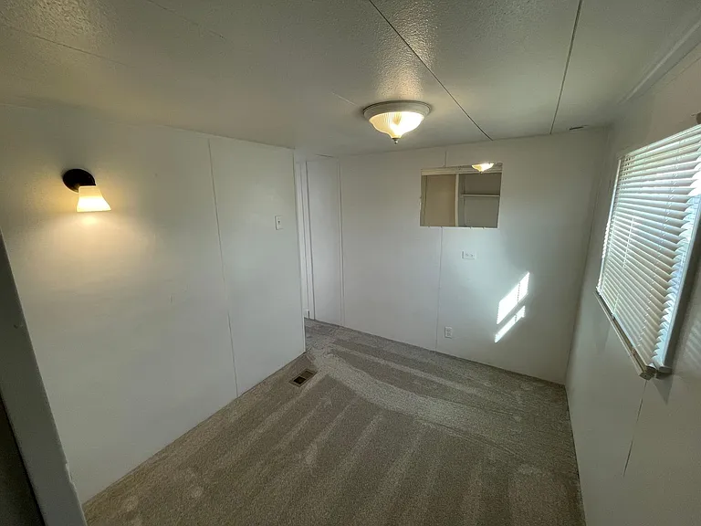 503 E Main St — Photo 26