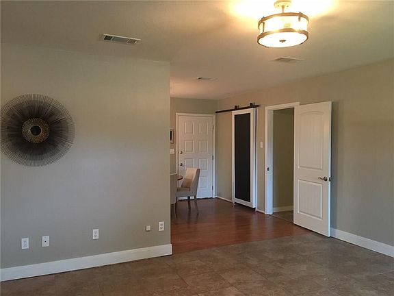 3rd image of 129 Shenandoah Dr