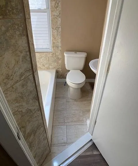 207 E Cambria St — Photo 44